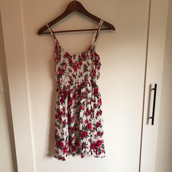 H&M White and Red Floral Dress - Picture 5 of 6